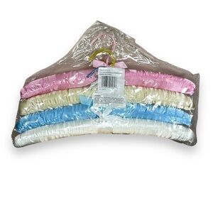 NEW 4 PACK SATIN HANGERS FOR DELICATES LINGERIE WRINKLE FREE CLOSET  CLOTHING
